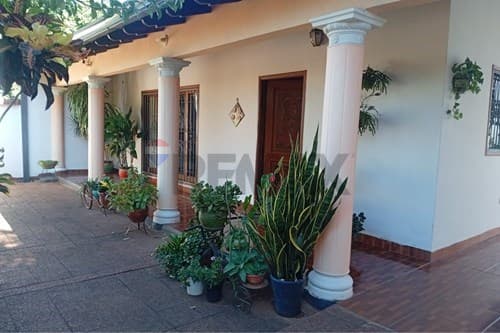 Vendo casa en Capiatá- casco urbano