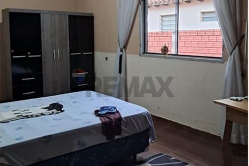 Casa en Cnel Oviedo — foto 2