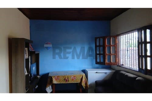 "Casa Ideal en Encarnación: 4 Hab, 432m² Totales"