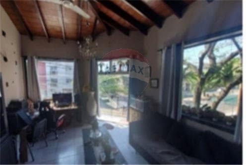 En Venta Propiedad con 3 departamentos y 4 salones — foto 5