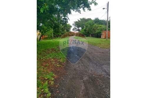 Alquilo casa en Ypacaraí