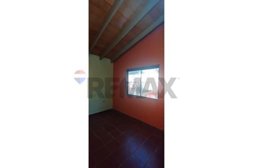 amplia residencia en Valle Kare Itaugua — foto principal