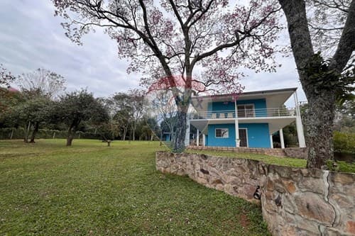 Amplia Casa Quinta en Piribebuy - Chololo