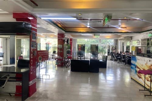 Salón comercial sobre mcal. López — foto 5