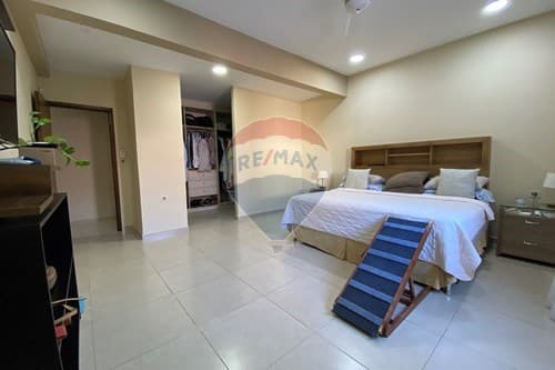 Moderna Casa en el Barrio San Vicente — foto 3