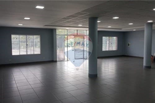 Local comercial en ypane — foto 2