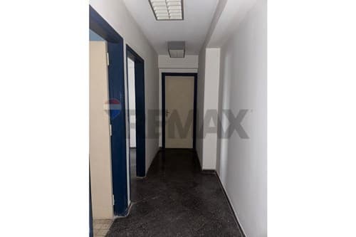 Amplio edificio corporativo — foto 4