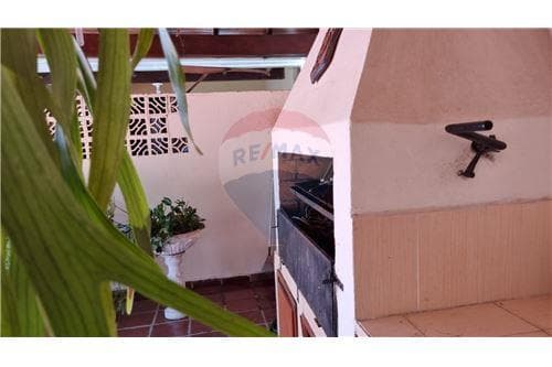 Casa a pasos de felix bogado y japón — foto 1