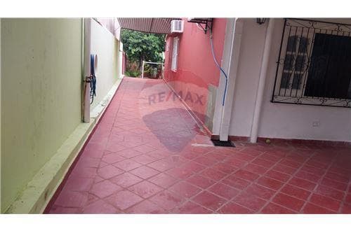 Casa independiente c/ salon comercial.!! — foto 2