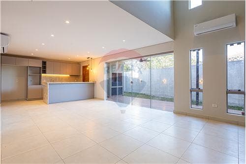 DUPLEX A ESTRENAR con 3 cocheras, foto 3