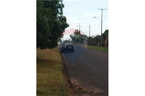 Terreno en esquina, céntrico en San Cosme y Damián — foto 5