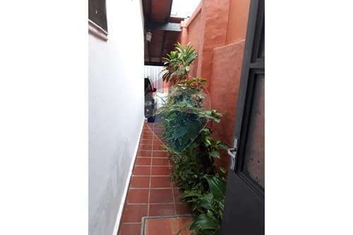 – casa - barrio Jara — foto 3