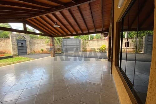 La casa que lo tiene todo está esperándote! — foto principal