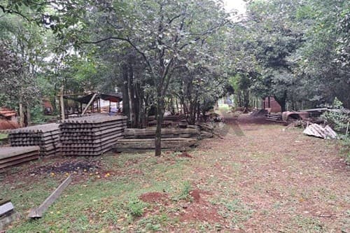 Amplio lote con casa de verano — foto 2