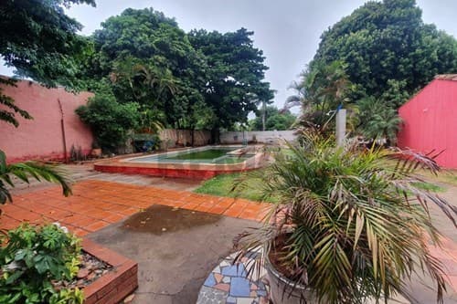 Terreno con piscina — foto 3