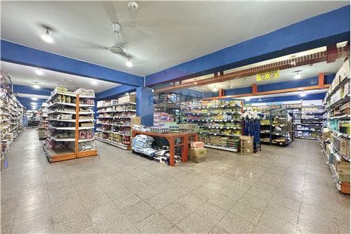 Local comercial sobre av. Perú — foto 3