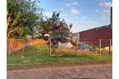 Vendo lote de 13*26 en Luque sobre empedrado
