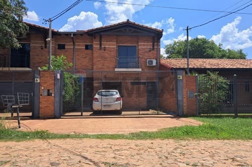 Vendo Duplex con Piscina Laurelty Zona Itá Ybaté