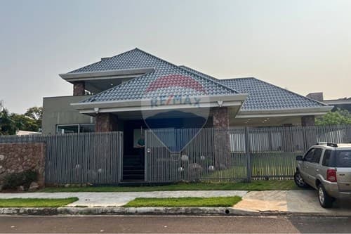 ¡Tu Casa de Ensueño en Encarnación te Espera!