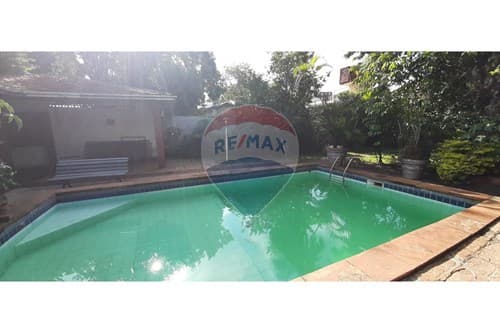 Amplia Vivienda en Venta en Encarnación — foto 5