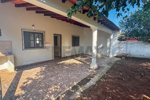 House in San Carlos, Ñemby