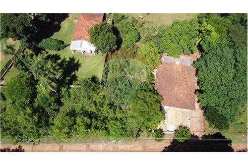 Terreno sobre asfalto camino a Itacua — foto 4