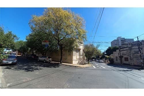 imponente residencia en esquina- Asunción — foto 1