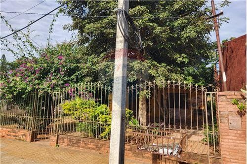 Terreno con casa a demoler o refaccionar — foto 3