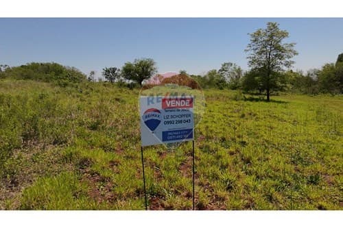 Terreno en venta con vista al Rio Acaray