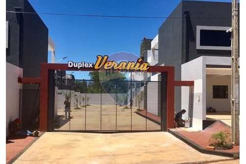 Hermoso duplex a pasos de la u.n.i