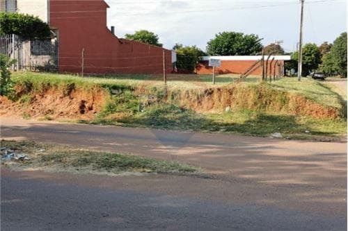Amplio terreno en esquina, foto 4