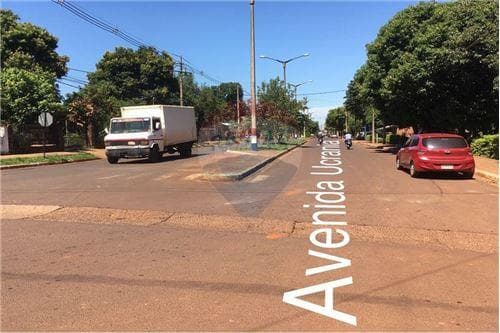 Amplio lote en venta con 3 frentes — foto 5