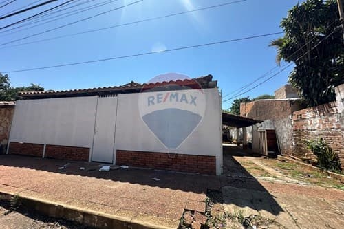 Amplia casa – Fernando de la Mora zona Norte