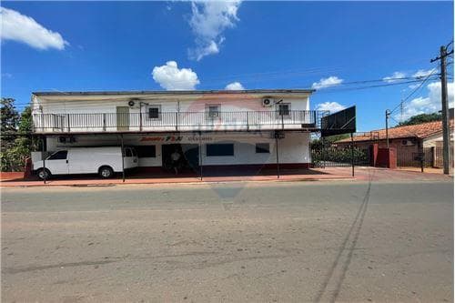 Amplia propiedad comercial en venta — foto 2