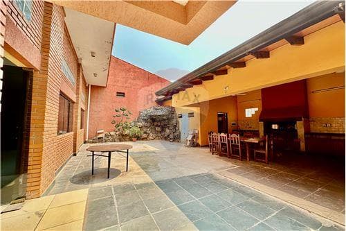 En Venta Casa de 2 plantas - Fernando zona Norte