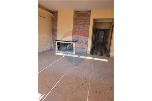En venta amplia propiedad sobre la calle Iturbe — foto principal