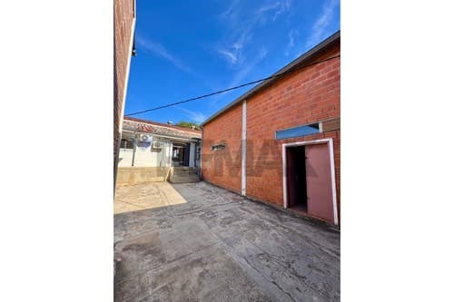 En venta local comercial sobre gral. Santos — foto 2