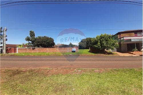 Terreno b´ santa librada sobre asfalto nuevo — foto 2