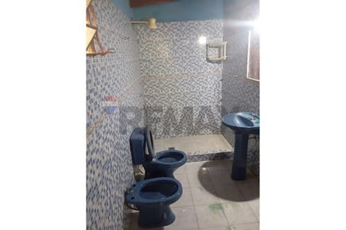 Propiedad de 3 viviendas zona aratiri