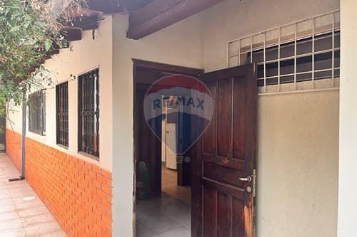 Casa en barrio Herrera Asunción — foto principal