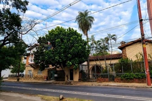 Residencia de Estilo Colonial sobre Gral Bruguez — foto 3