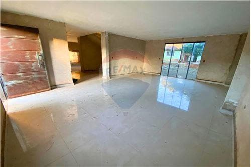 Casa a terminar de dos plantas en Luque — foto 2