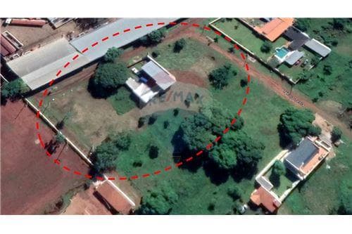 Terreno Barrio Barcequillo detrás de club Libertad