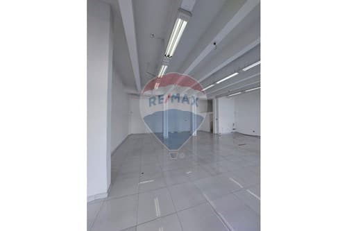 Salón Comercial en el centro de itaugua — foto 4