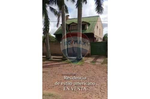 En Venta amplia casa de 2 pisos en Capiatá — foto 1