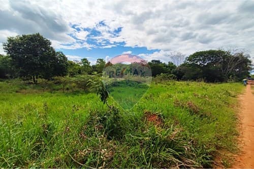 Terreno de 13650 m2 en Arroyos Y Esteros — foto 2