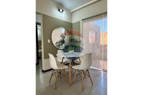 Lujo Moderno en el Corazón de Areguá — foto 2