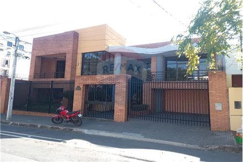 Alquilo Oficina en Ciudad Nueva
