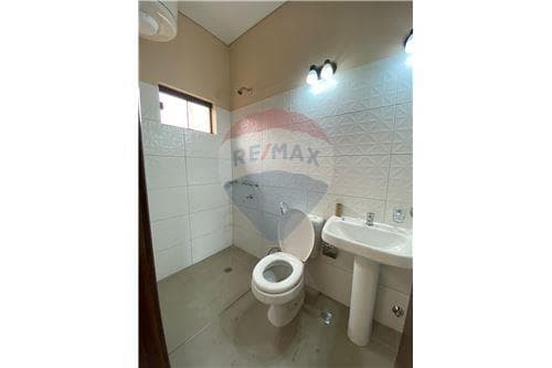 Salon comercial en ycua sati — foto 2