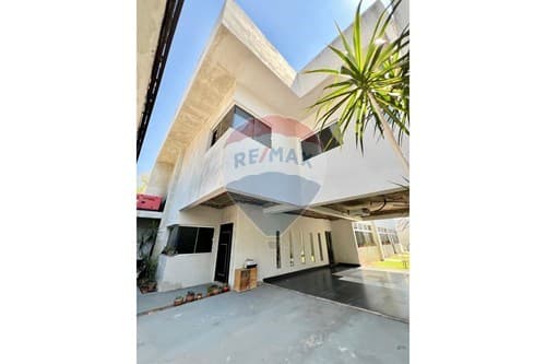 En venta residencia en lambare